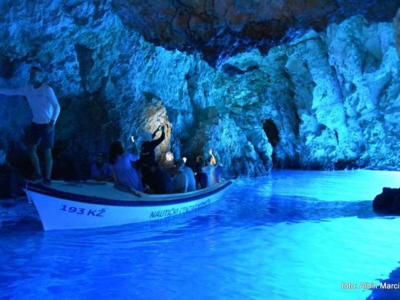 Błękitna Jaskinia – Modra Špilja na Adriatyku